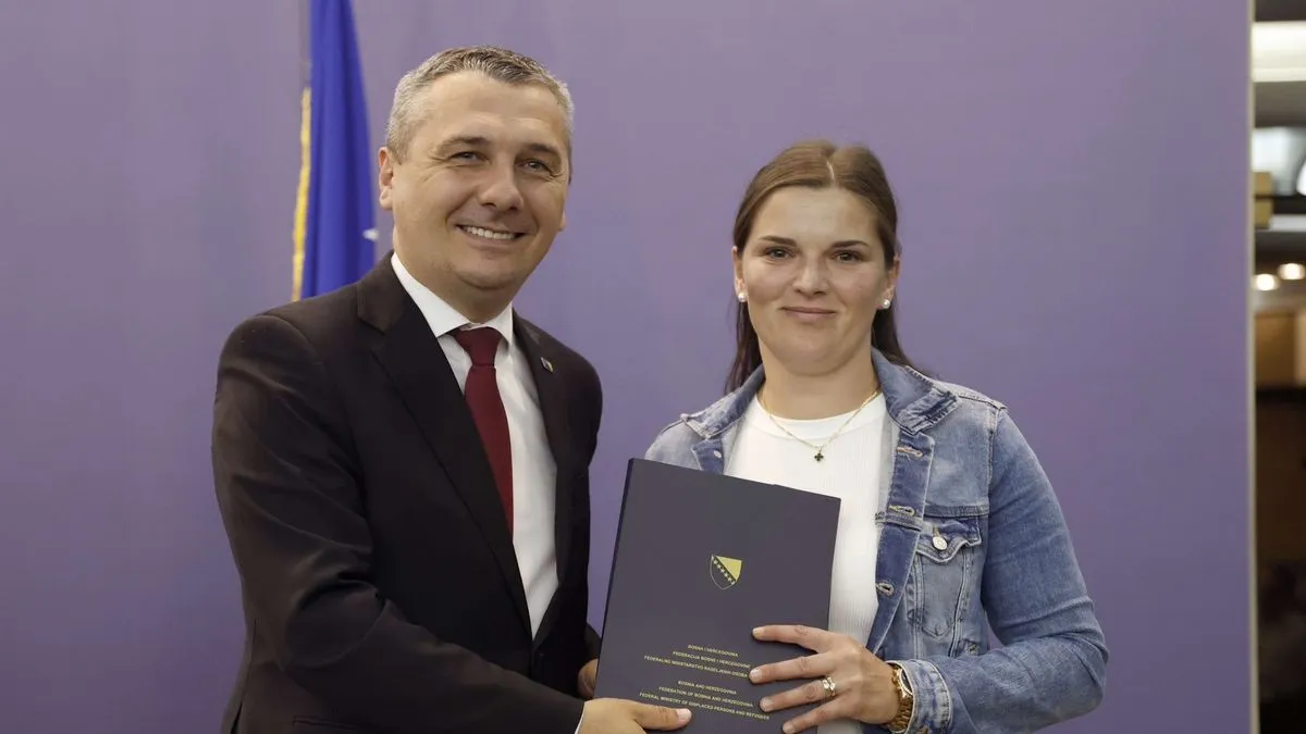 Povratničke općine, posebno one u zapadnoj Bosni, već decenijama su ekonomski i infrastrukturno zanemarene.