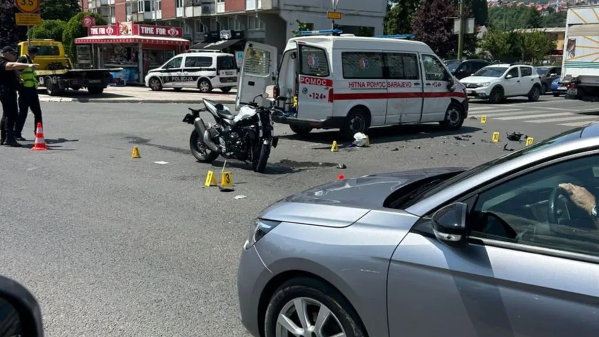 Tri osobe iz vozila Hitne pomoći su na kontrolnim ljekarskim pregledima, u Općoj bolnici i KCUS 