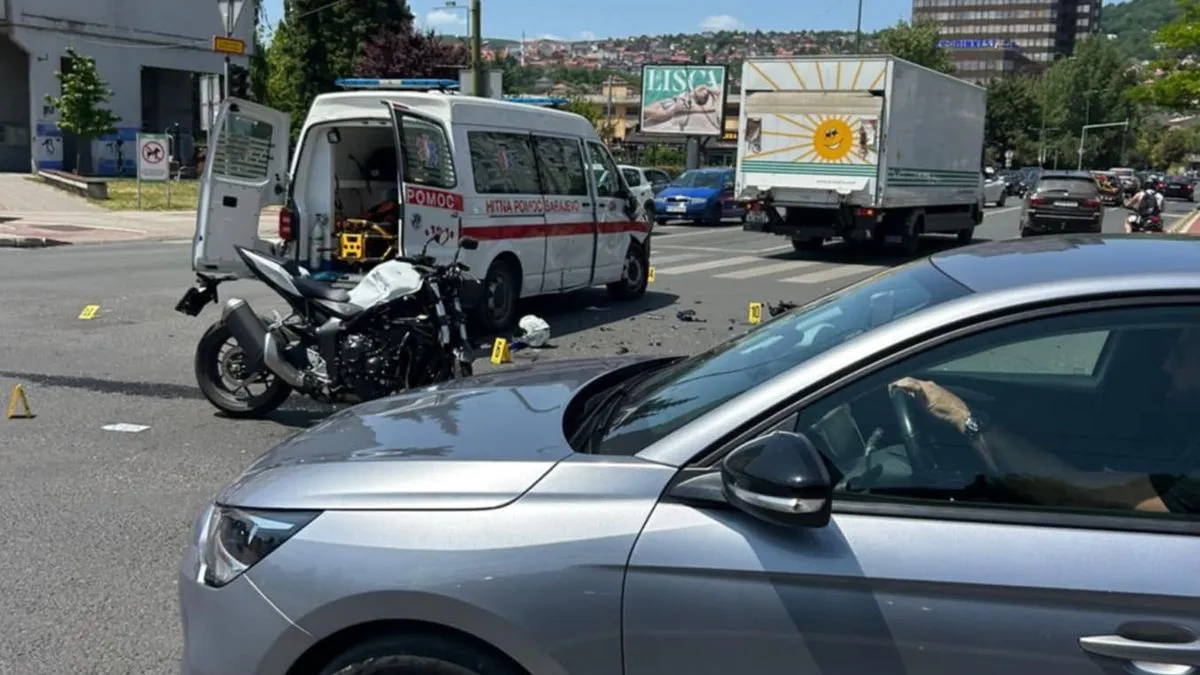 Tri osobe iz vozila Hitne pomoći su na kontrolnim ljekarskim pregledima, u Općoj bolnici i KCUS 