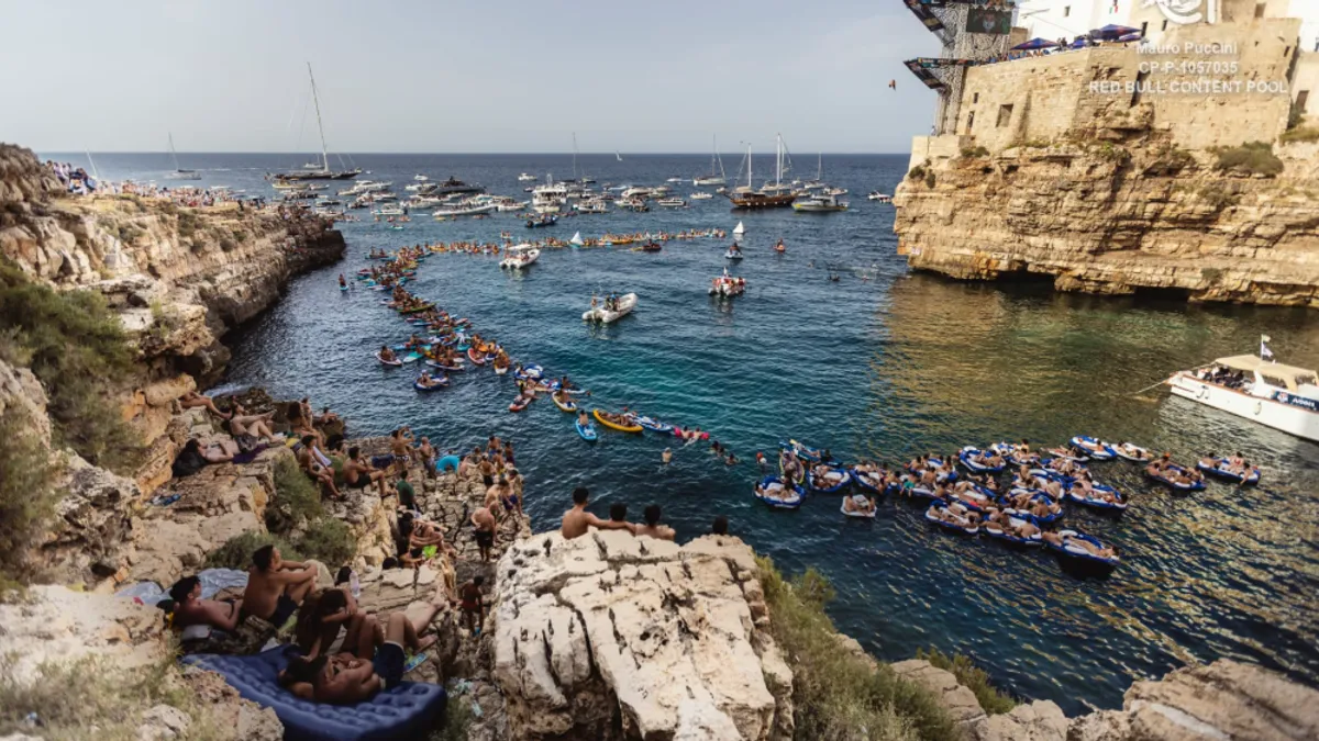 Red Bull Cliff Diving elita stiže u Polignano a Mare, potom slijedi spektakl u Mostaru