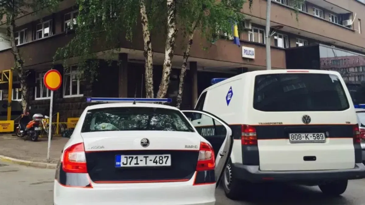 Nakon izlaska na teren i izvršene istrage, utvrđeno je da je do povrede došlo u ulici Josipa Dakića, te da je dječaka nehotice ranio njegov maloljetni brat