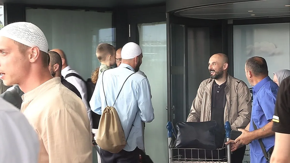 Osjećaj je veoma lijep. Lijepo je biti na svetim mjestima, a uvijek se lijepo vratiti u svoju domovinu, svojoj porodici. Radujemo se susretima s našim najmilijima. 