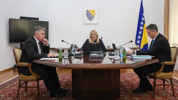 Ambasador je, navodi se u saopštenju iz kabineta Cvijanović, dao sebi za pravo, da u ime BiH, glasa za sporazum o osnivanju specijalnog tribunala za zločine agresije Rusije
