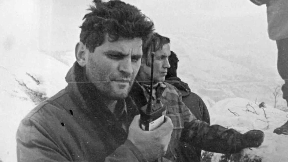 Rođen je 1. marta. 1959. godine u selu Gaočić, sjeverozapadno od Rudog, od oca Salke i majke Dude