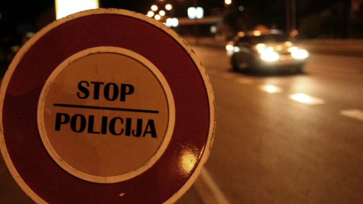 Teslićka policija uhapsila je H.Š. iz Modriče nakon što je pokušao da podmiti policajce, koji su ga uhvatili u saobraćajnom prekršaju. 