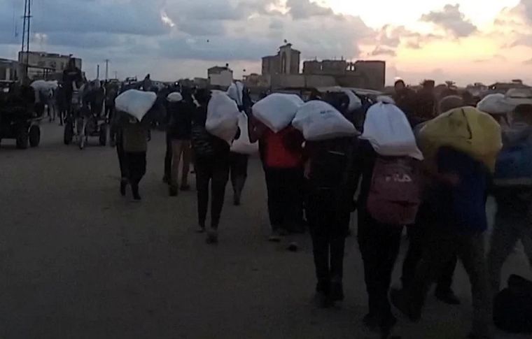 function r(){if(it(n),n.value===Hm){let o=null;throw new D(-950,o)}return n.value}