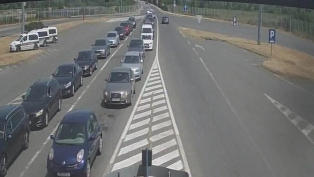 Pojačana je frekvencija vozila na putevima koji od unutrašnjosti vode ka jugu, ali i sjeveru naše zemlje