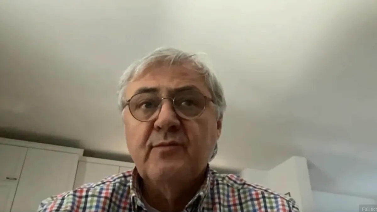 Prije svih poslova koje on ima, njegov posao je da svoj autoritet visokog prestavnika za BiH vrati na teritoriju cijele BiH - govori Oručević