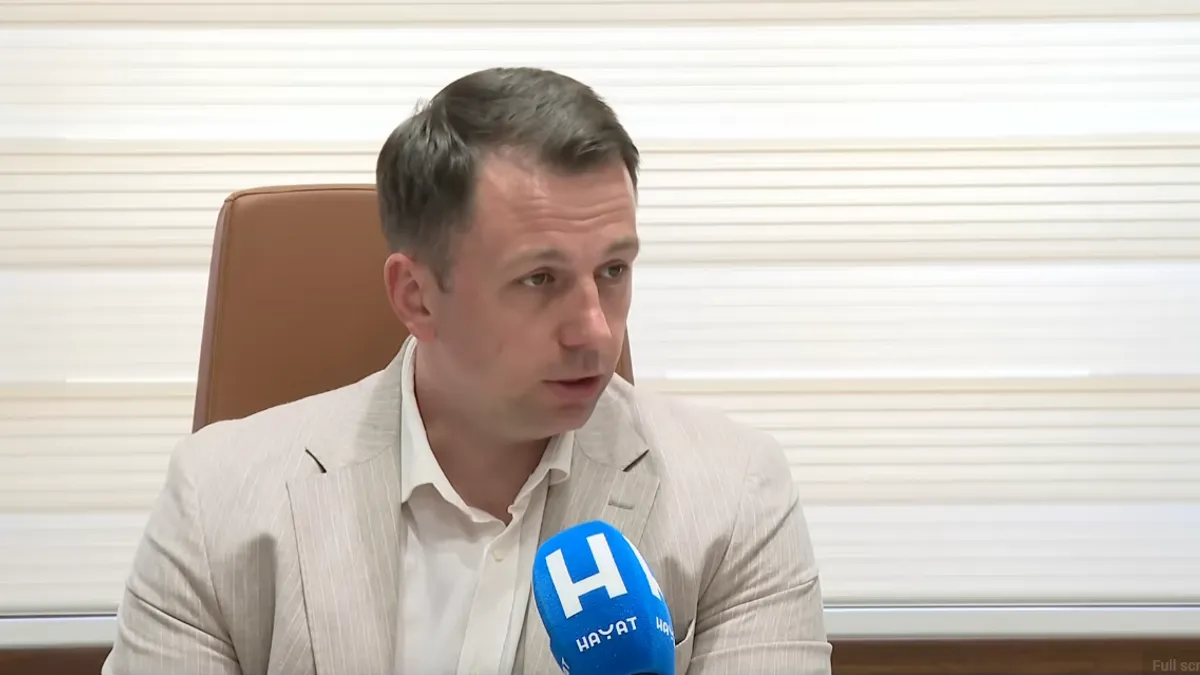 Pizović sumnja da će se odluke donositi na osnovu političkih pritisaka, on ne spori pojavu takvih vrsta pritisaka radeći kroz druge predmete