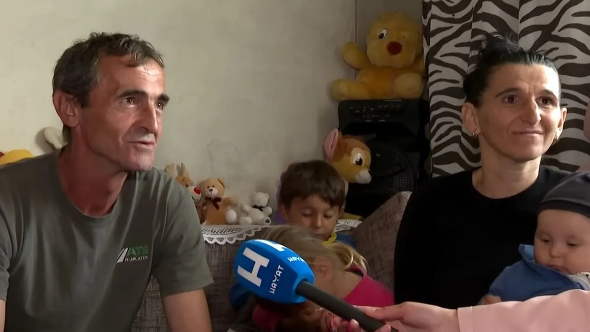Zlata ima sedmero djece, muža, svekra, svi žive u kući bez struje