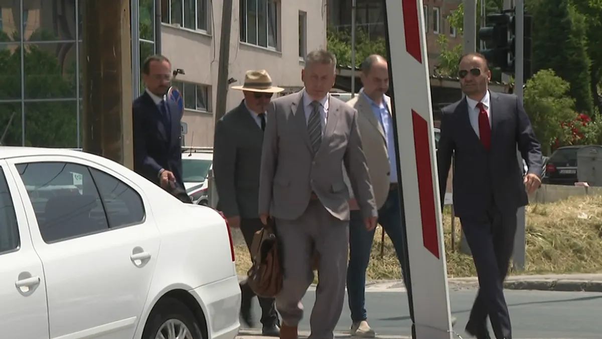 Podsjetimo, presuda Dodiku i Lukiću izrečena je 26. februara. Dodik je osuđen na godinu zatvora i šest godina zabrane vršenja dužnosti predsjednika RS. 