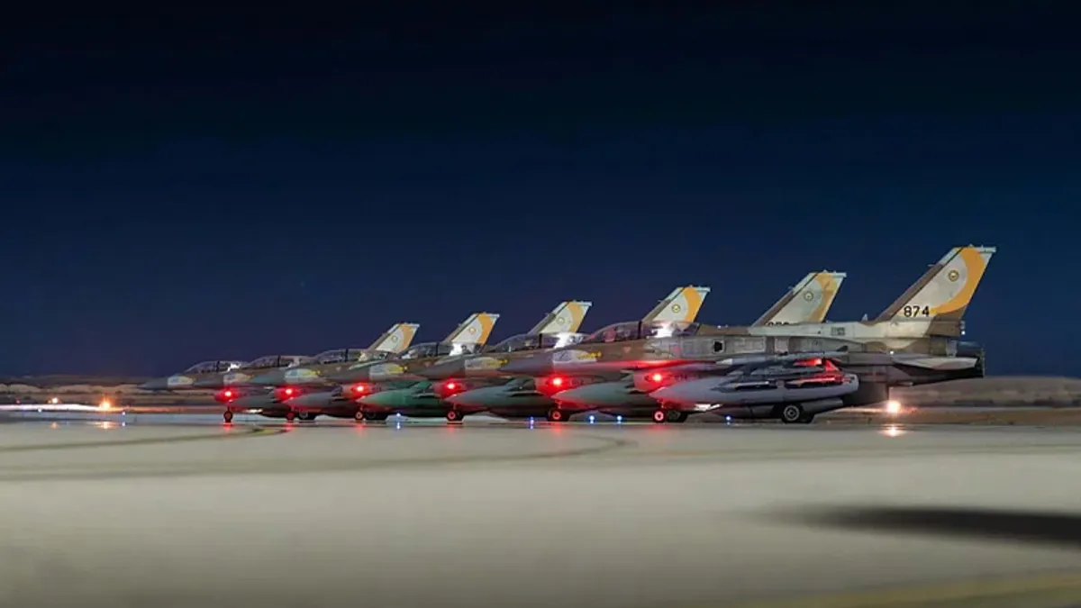 function r(){if(it(n),n.value===Hm){let o=null;throw new D(-950,o)}return n.value}