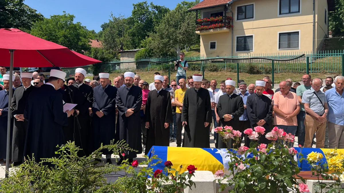 Naša je dužnost da zlu više nikada ne dopustimo da krene u nove pohode – istaknuo je glavni imam Medžlisa Islamske zajednice Sarajevo Abdulgafar Velić