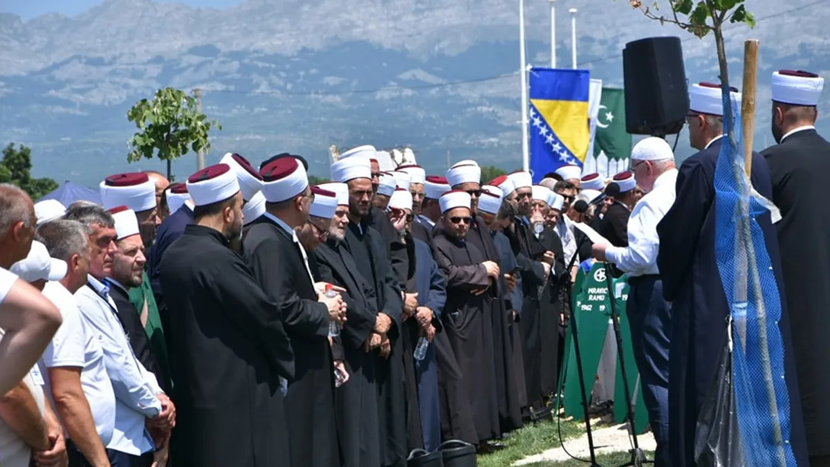 Dijelovi posmrtnih ostataka žrtava ekshumirani su iz jame Lipovača nadomak Nevesinja