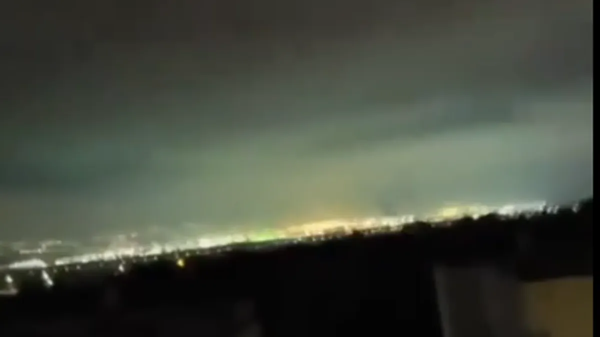 Prema izvještajima, rakete su pogodile područje Tamre u Donjoj Galileji, gdje je jedna osoba smrtno stradala, a 14 ih je zadobilo povrede različite težine