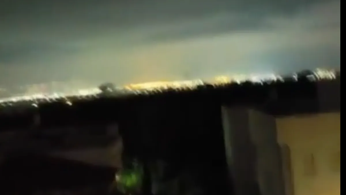 Prema izvještajima, rakete su pogodile područje Tamre u Donjoj Galileji, gdje je jedna osoba smrtno stradala, a 14 ih je zadobilo povrede različite težine