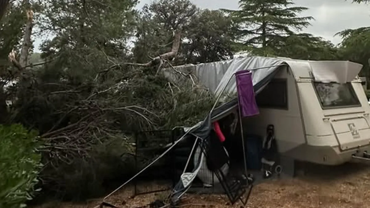 function r(){if(it(n),n.value===Hm){let o=null;throw new D(-950,o)}return n.value}