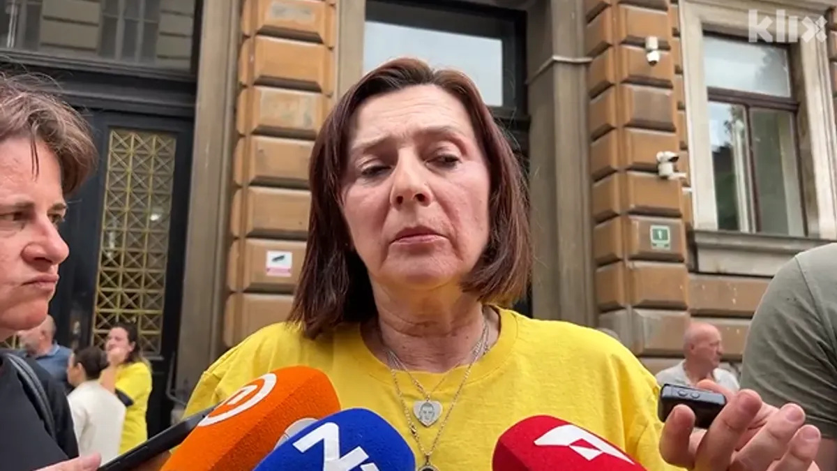 Pogođen je u lijevu stranu srca i umro je u sekundi. Nadam se da se nije patio, da ga nije boljelo - kaže ona