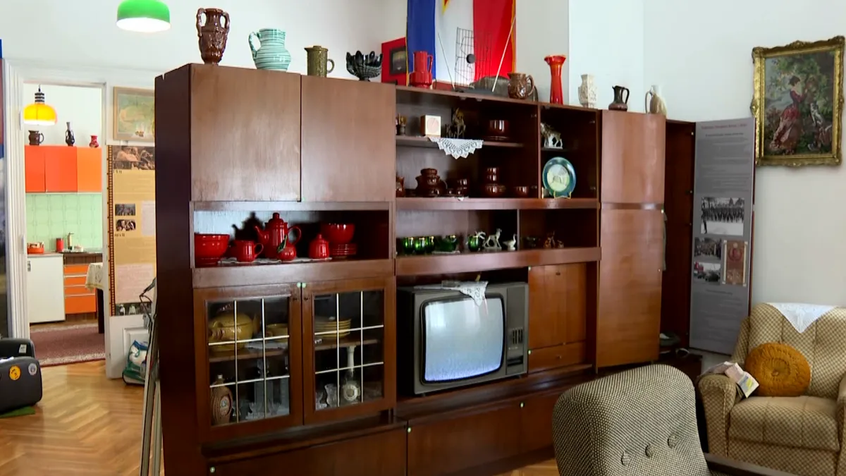 Izloženi predmeti pričaju priču o vremenu koje je prošlo, a kojeg se mnogi sa radošću i nostalgijom sjećaju.
