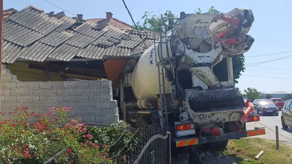 Kamionom im uletio u kuću