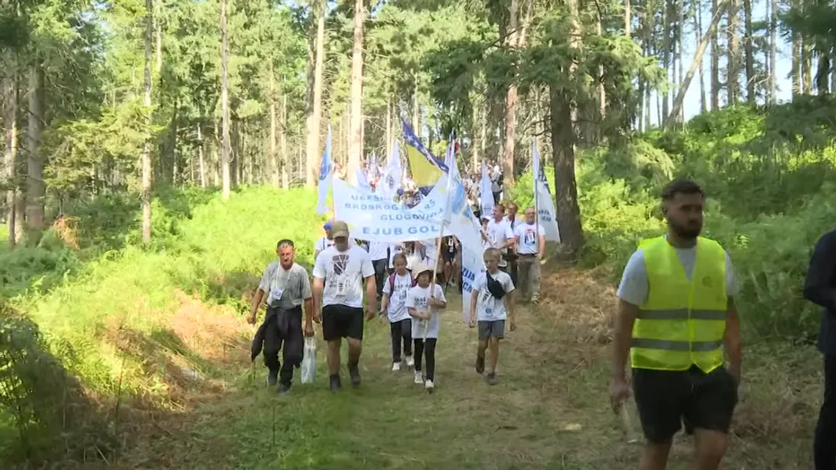 Posjetioce su pozvali da 11. jula u Potočare dođu u bijelim maramama i majicama kako bi i na taj način svijetu ukazali na stradanje nevinih žrtava.