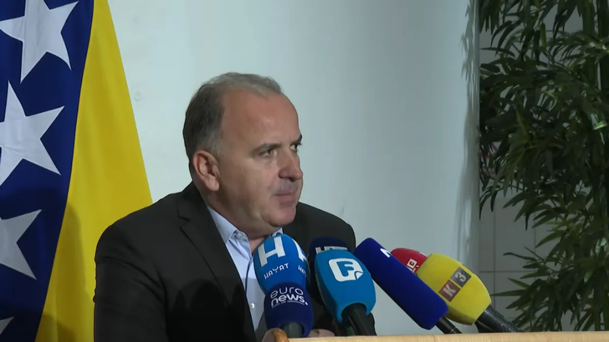 Čović okom, a HDZ-ovi delegati skokom: Igrice u državnim institucijama ne prestaju