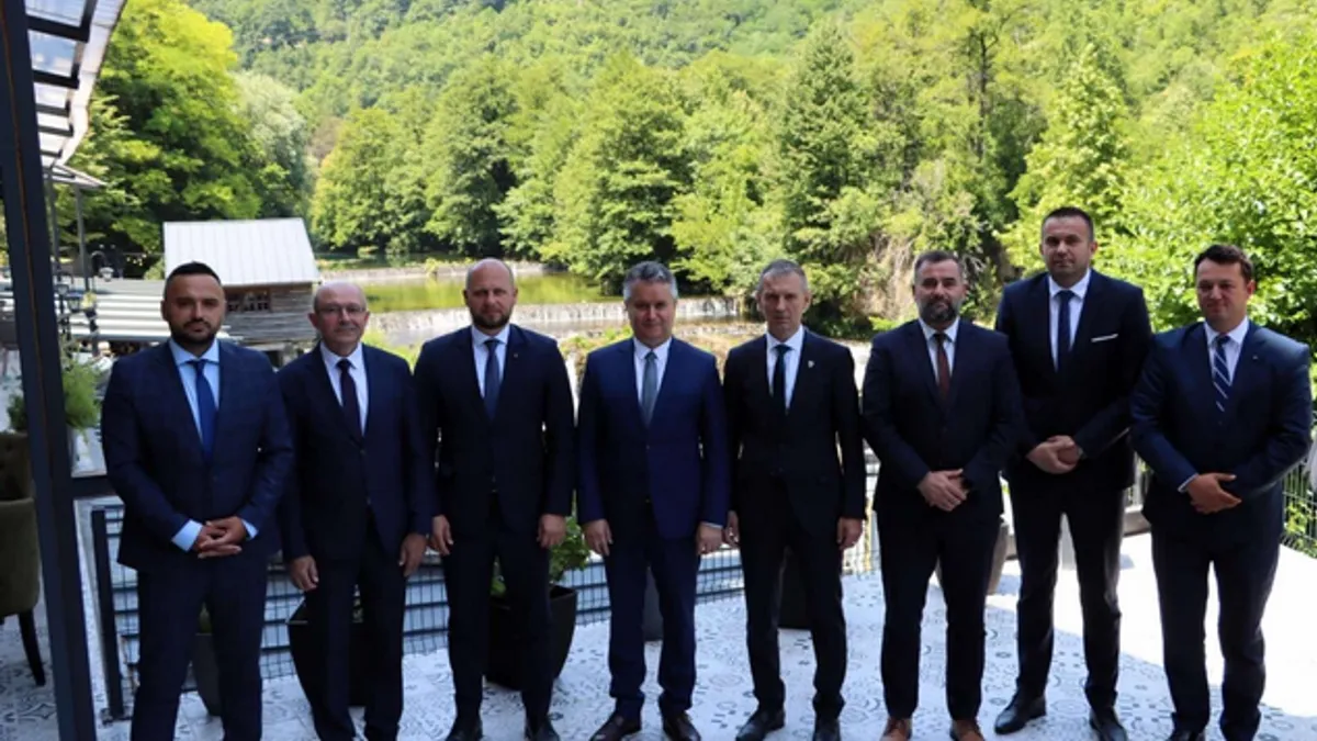 Hrvatski zvaničnici nastavili su insistirati na “županiji” iako je Ustavni sud entiteta FBiH u svim presudama u kojima se taj naziv poništava istakao da je on diskriminatoran 