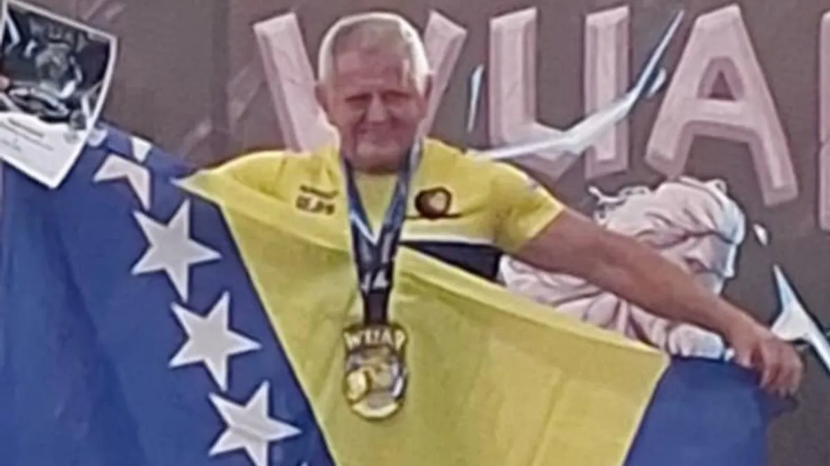 Šehović želi probuditi ponos u narodu, da vide Bosnu i Hercegovinu i njenu zastavu na tronu.