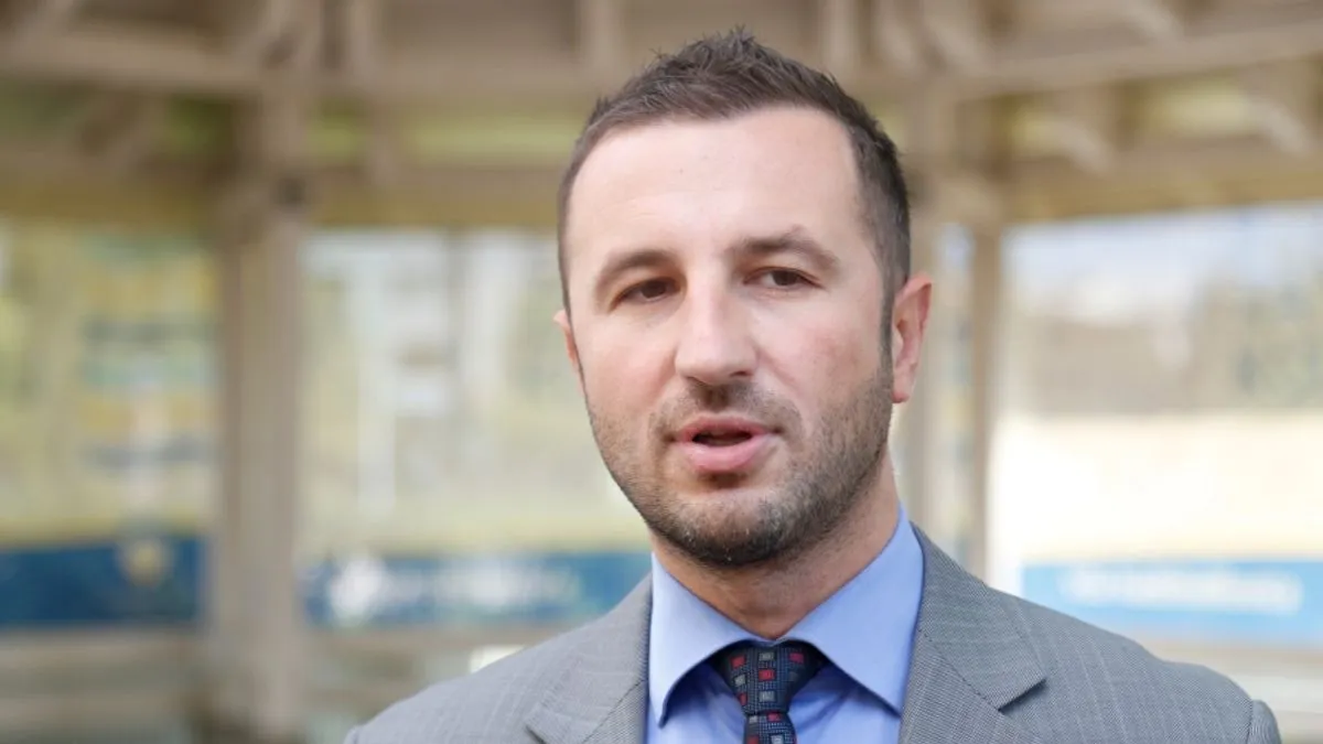 Pita je li moguće da takav zakon uspijevaju predstaviti kao dobro rješenje. 