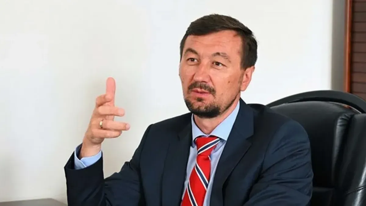 Dodao je da je u znak solidarnosti zastava na ambasadi tokom proglašene žalosti spuštena na pola koplja...