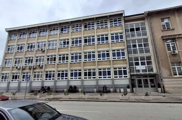 function r(){if(it(n),n.value===Hm){let o=null;throw new D(-950,o)}return n.value}