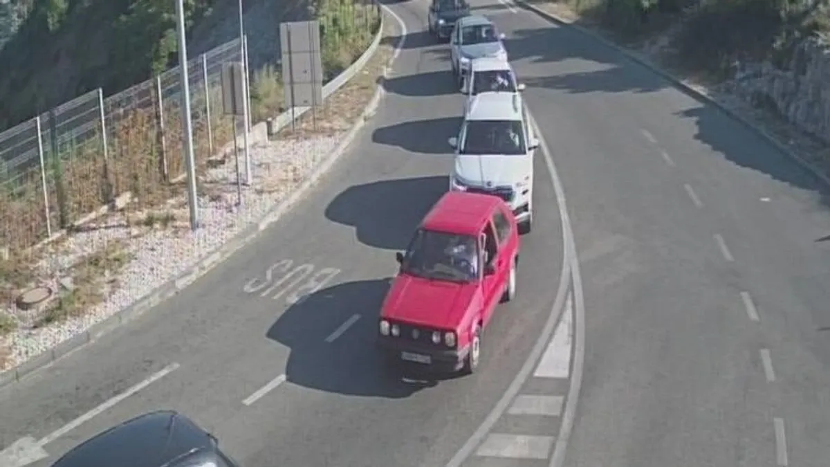 Zbog aktivnih klizišta, saobraćaj je usporen i na magistralnim putevima.