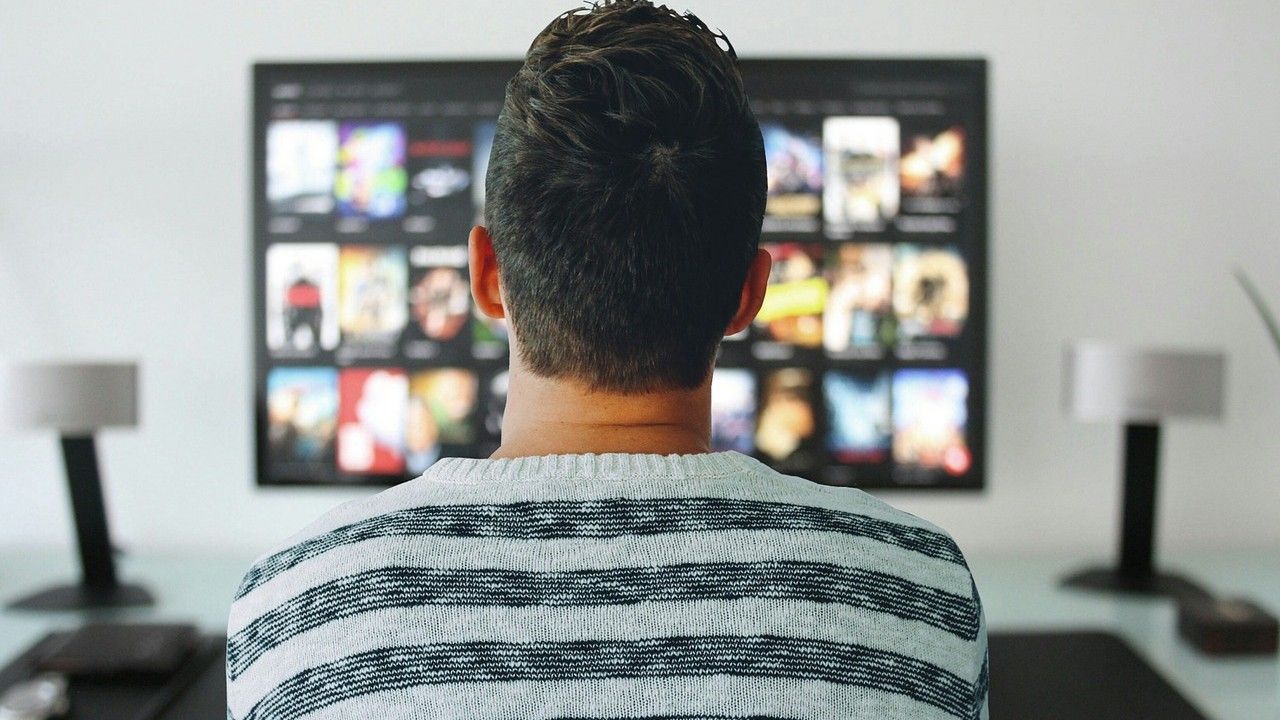 Kompanija VIP team United se već više od 10 godina bavi distribucijom i ustupanjem licenci za emitovanje TV kanala na teritoriji cijelog svijeta.