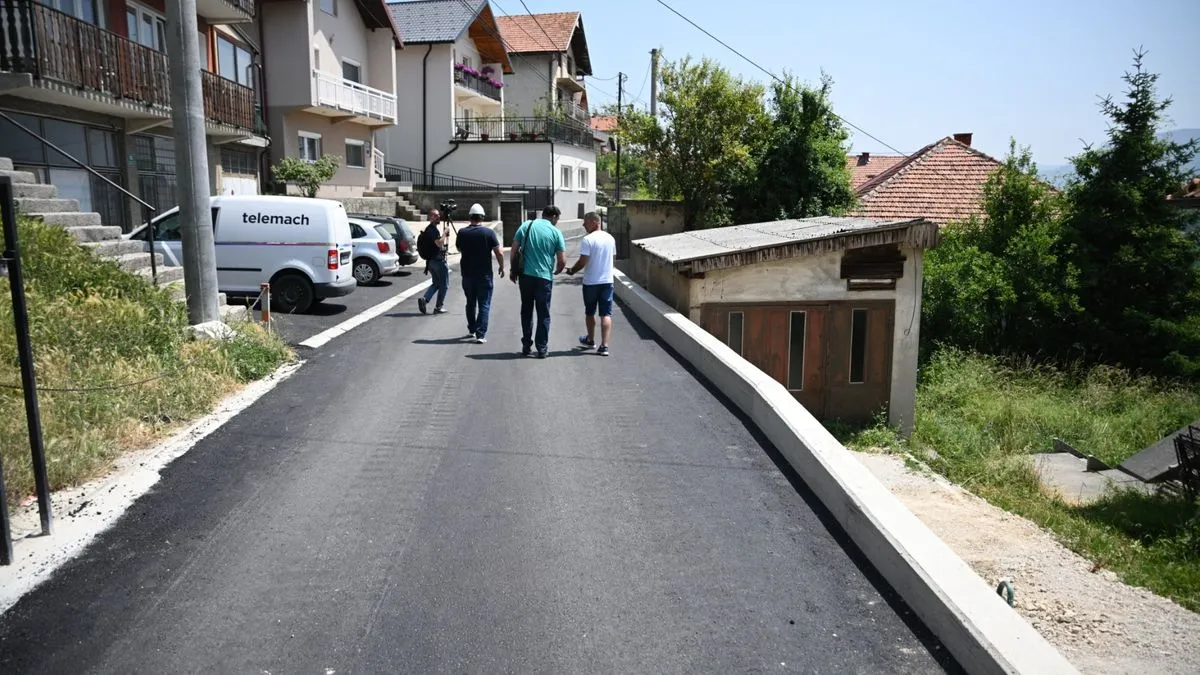 Načelnik Efendić obišao radove u ulici Sulje Jahića, u naselju Buča Potok