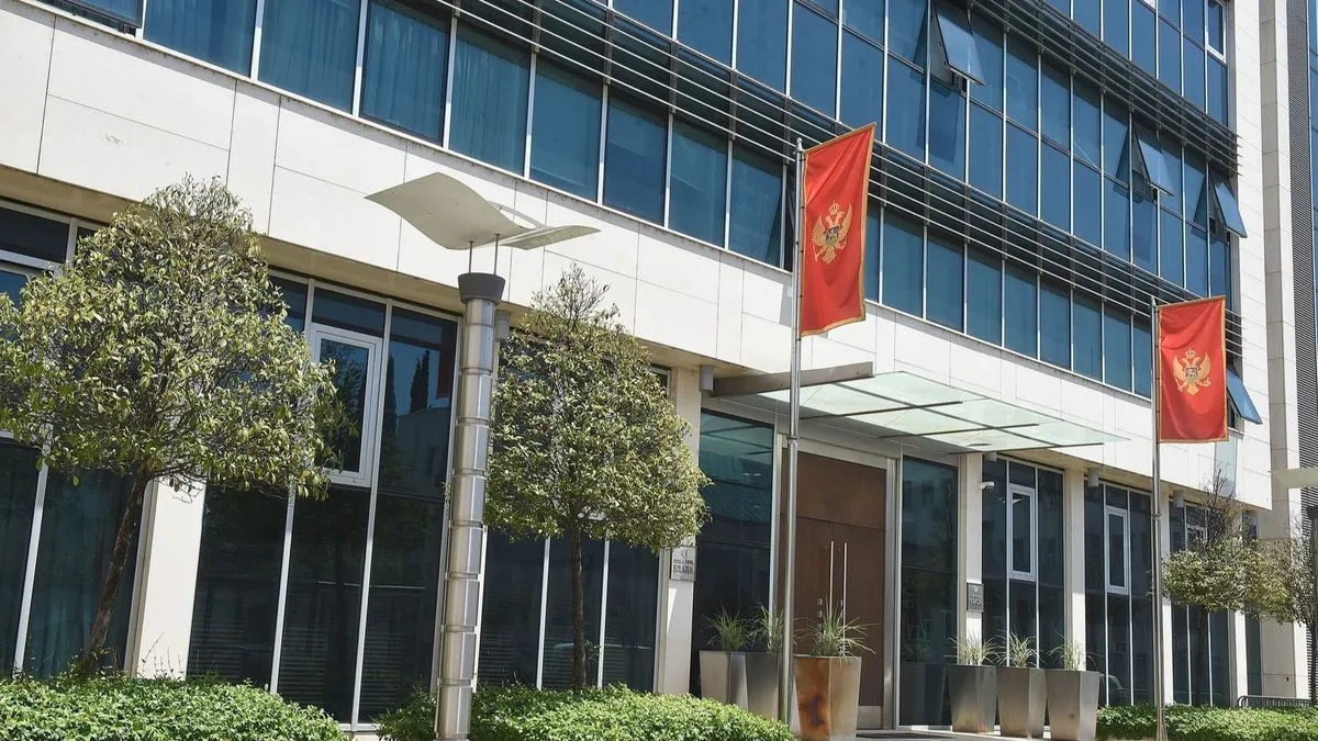 Centar za građansko obrazovanje saopćio je da ova odluka nije samo udar na FCJK, nego i poruka svim slobodnomislećim ljudima.