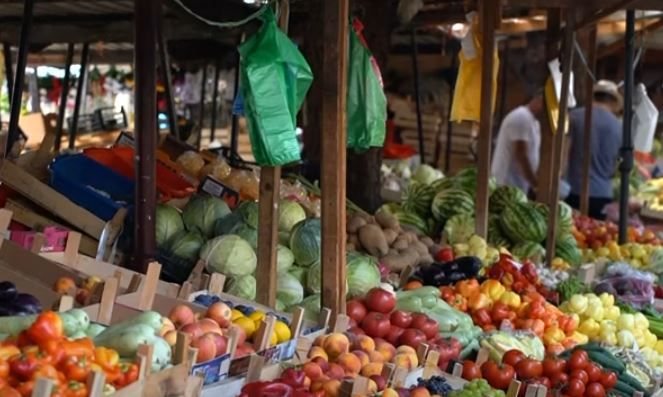 Posebno zabrinjava činjenica da su čak i osnovne namirnice postale luksuz za prosječne građane