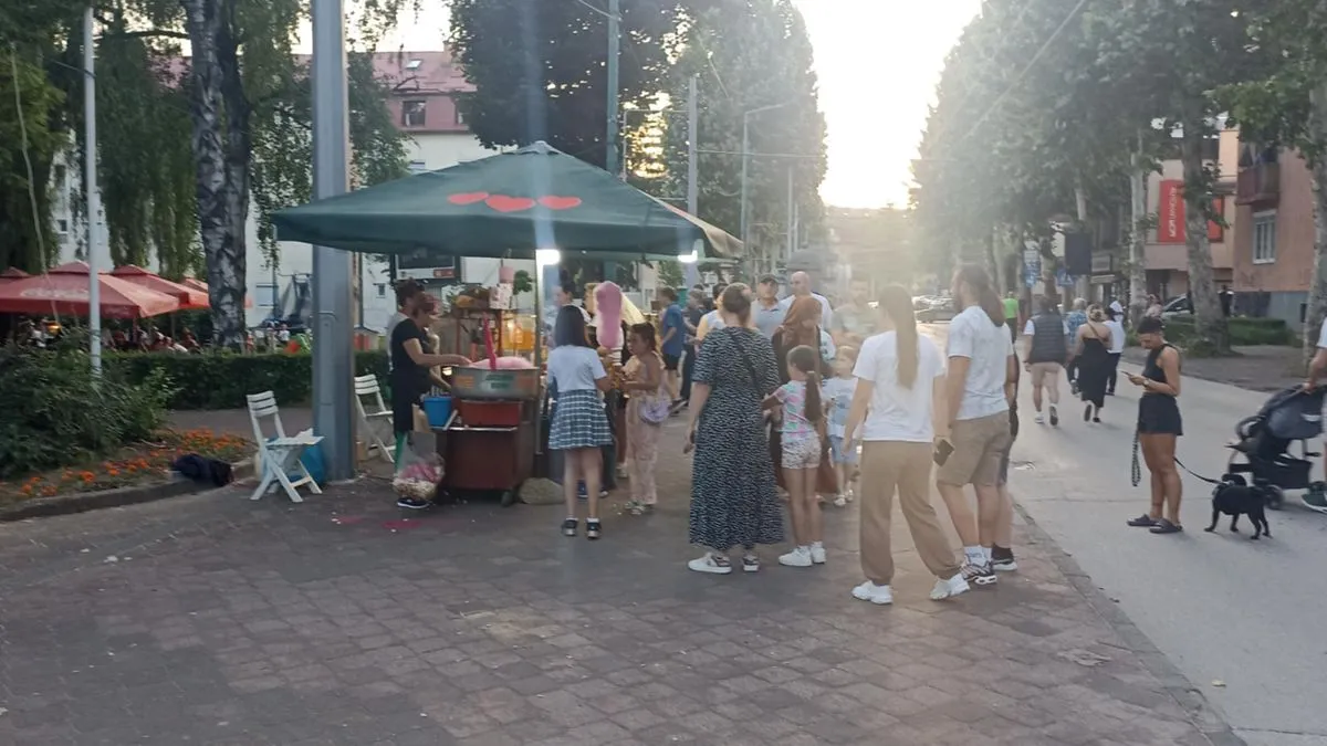 I ove godine su pripremljeni različiti sadržaji, a prvog dana na atletskoj stazi stadiona "Hakija Mršo" održana je tradicionalna utrka za mlade