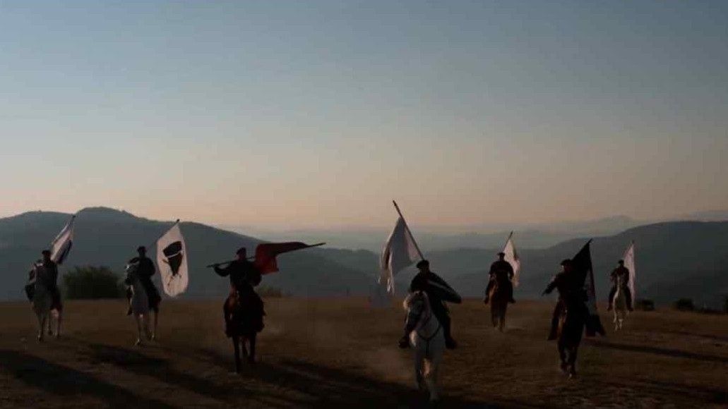 Postavljanje spomenika-tenka kod Druge gimnazije možda je najistaknutiji slučaj, zbog protivljenja liberalnih urbanih krugova