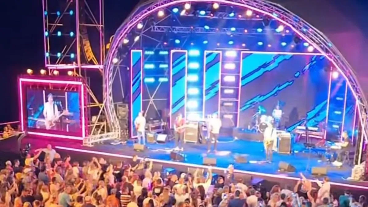 Njihov nastup bio je pravi primjer domaće emocije i muzičkog talenta, a publika ih je nagradila velikim aplauzom.