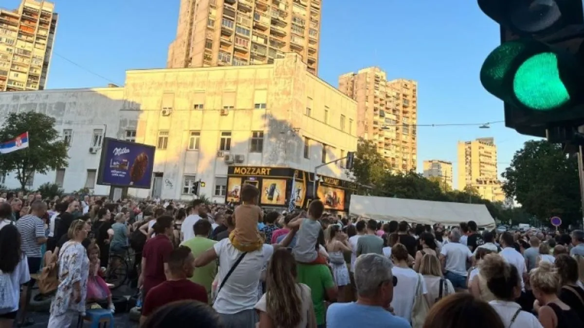 U Beogradu i Novom Sadu blokada pojedinih saobraćajnica