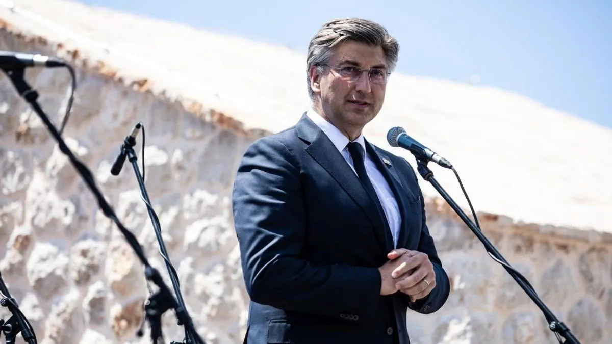 Iskazujemo iskreno poštovanje prema žrtvama – više od osam hiljada bošnjačkih muškaraca, dječaka i civila - naveo je Plenković