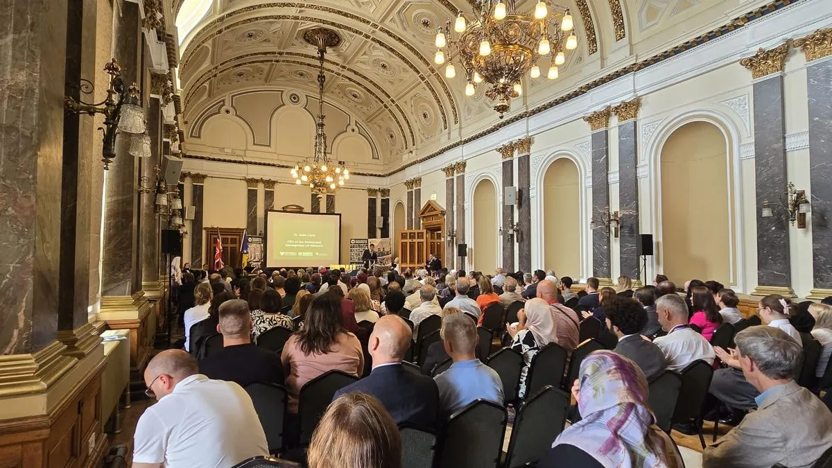 Program je uključivao nadahnjujuće govore, potresna svjedočenja preživjelih i emotivne umjetničke izvedbe