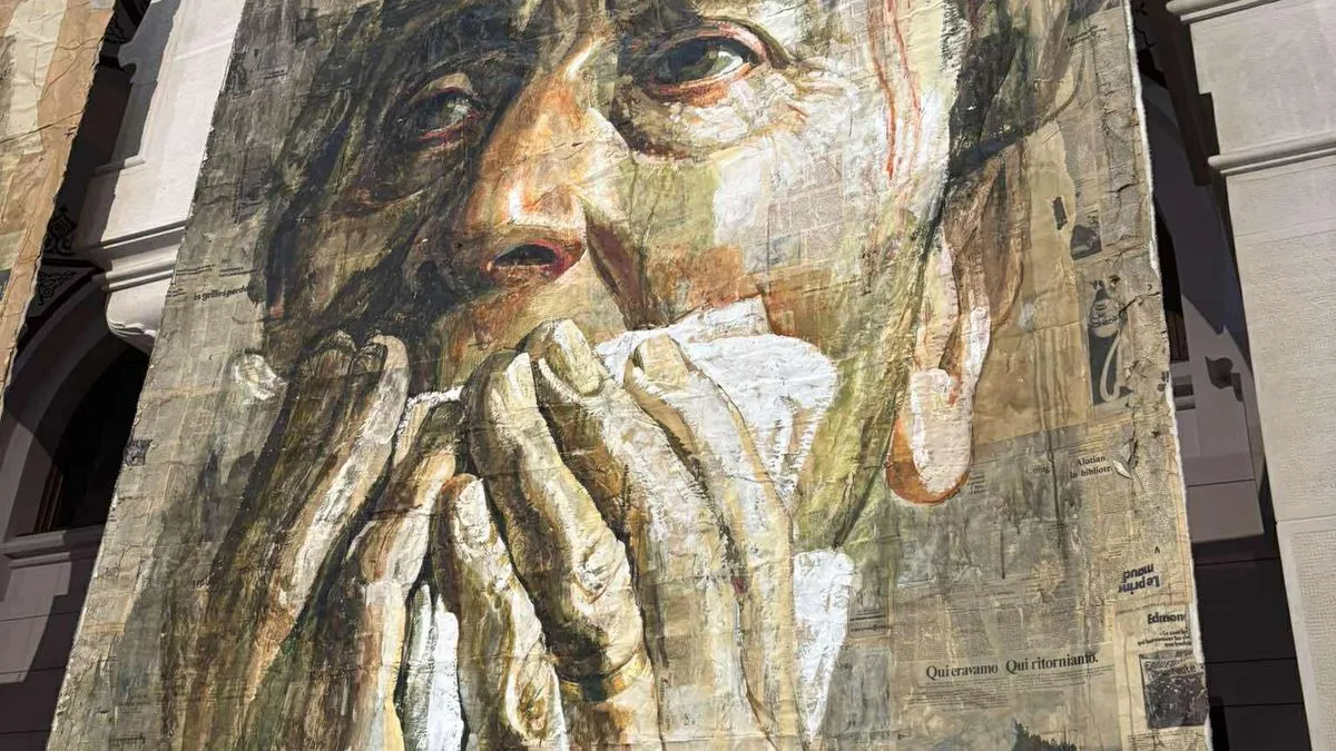 izIzložba u Vijećnici je posvećena, ne samo genocidu nad Bošnjacima u Srebrenici nego i kao opomena za zaustavljanje bespotrebnih ratova koji se vode širom svijeta