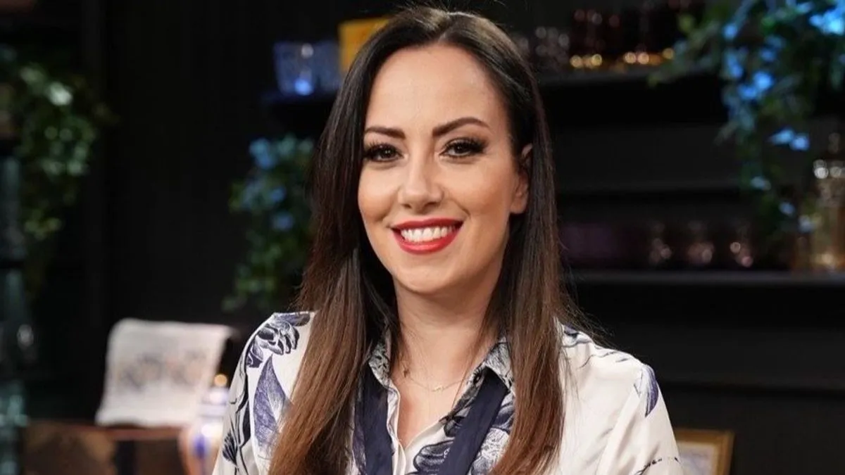 Urednica Maja Munda-Dedović nas je vodila kroz svijet mirisa i okusa, ali i kroz priče koje ostaju u srcu, kao najljepši recepti koje čuvamo u porodičnoj sehari