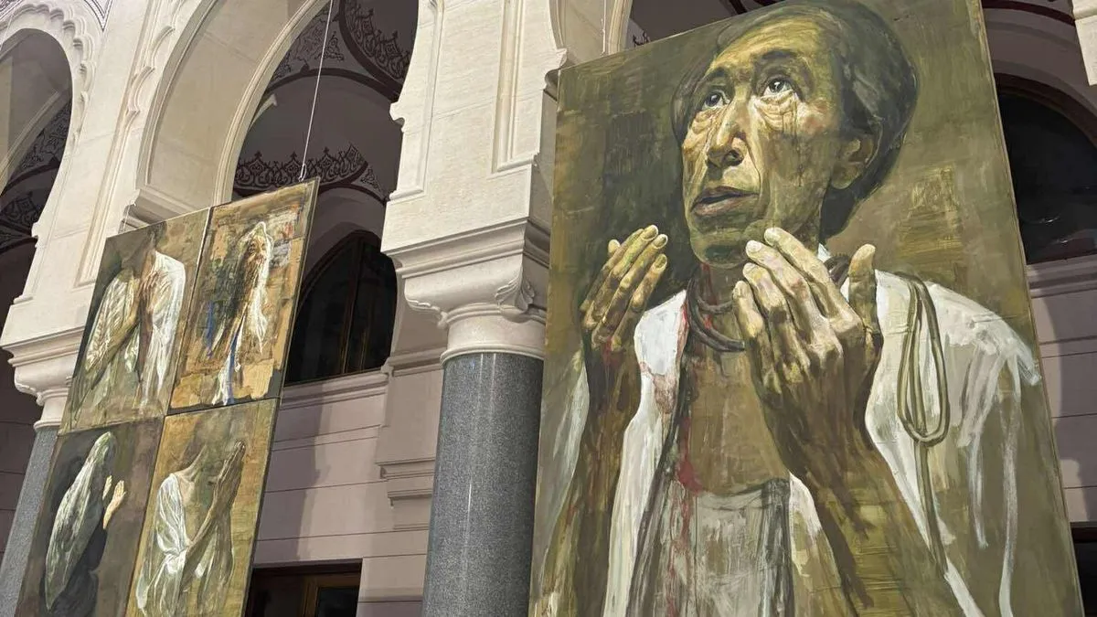 izIzložba u Vijećnici je posvećena, ne samo genocidu nad Bošnjacima u Srebrenici nego i kao opomena za zaustavljanje bespotrebnih ratova koji se vode širom svijeta