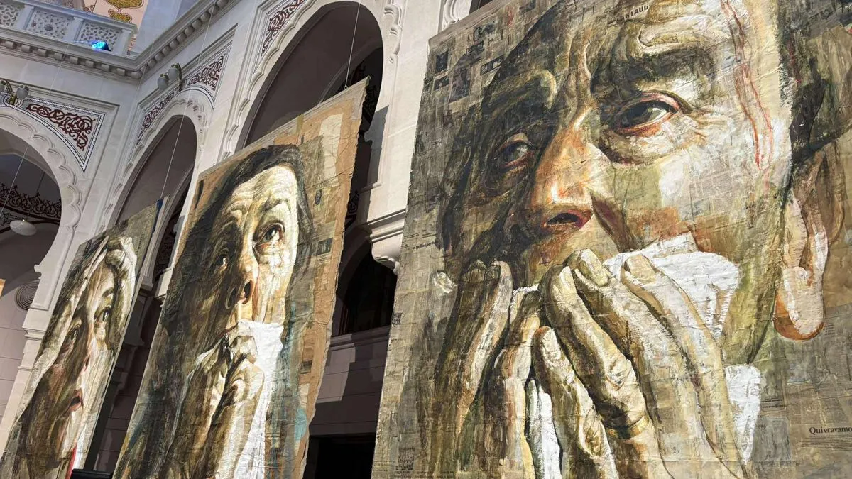 izIzložba u Vijećnici je posvećena, ne samo genocidu nad Bošnjacima u Srebrenici nego i kao opomena za zaustavljanje bespotrebnih ratova koji se vode širom svijeta
