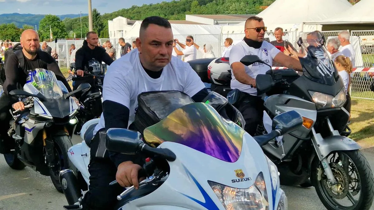 U kompleks su ušli tiho i s dubokim poštovanjem prema žrtvama genocida