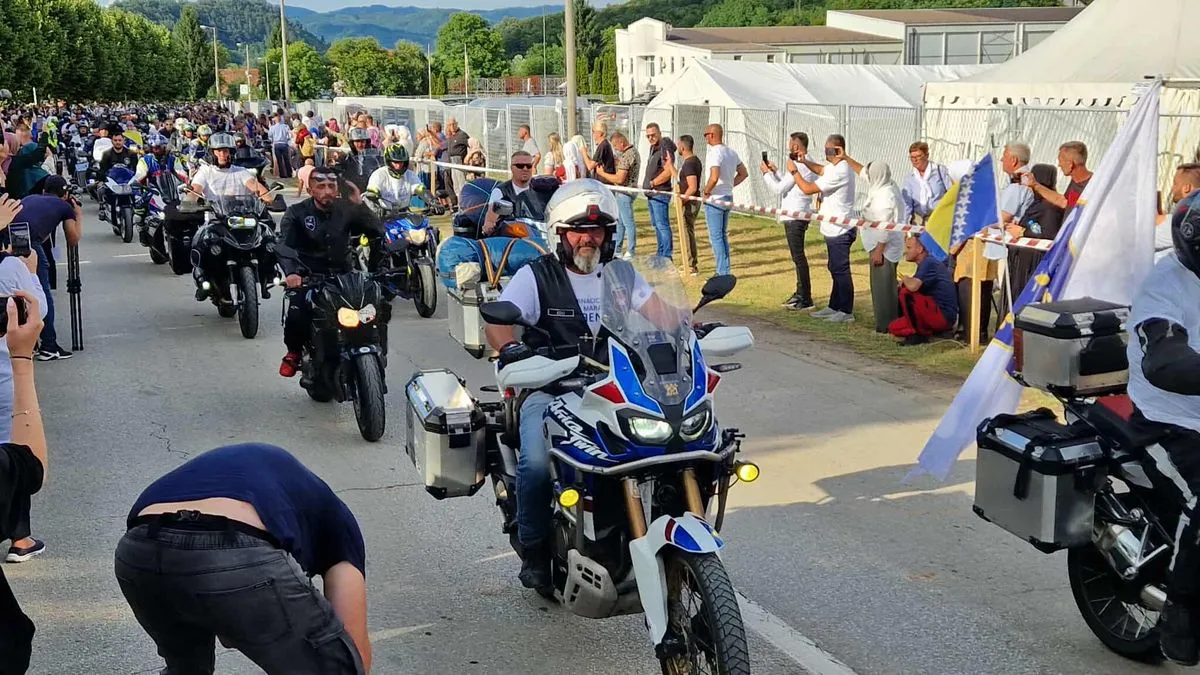 U kompleks su ušli tiho i s dubokim poštovanjem prema žrtvama genocida