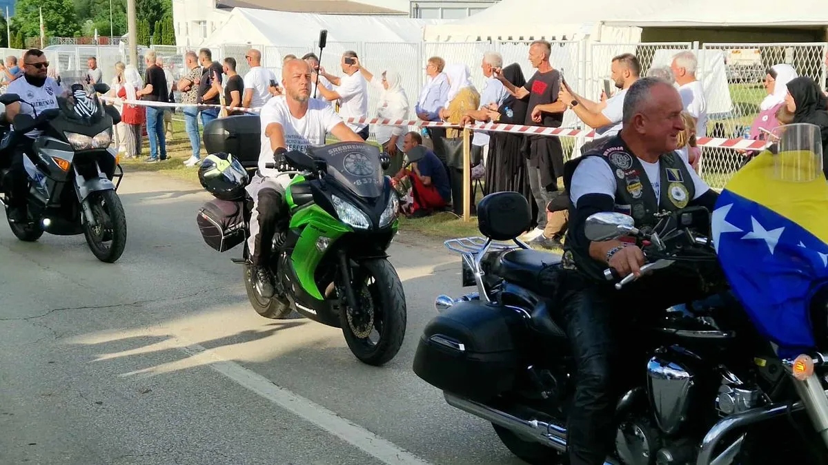 U kompleks su ušli tiho i s dubokim poštovanjem prema žrtvama genocida