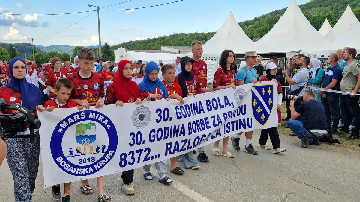 Učesnici su prije tri dana krenuli iz Nezuka, na području Sapne, na put dug više od 100 kilometara.